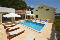 Apartmaji Villa Korcula